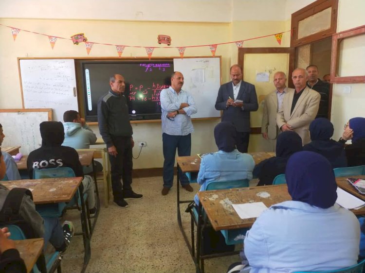 مدير تعليم المنيا يواصل جولاته الميدانية المفاجئة على المدارس
