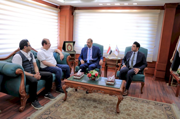 محافظ سوهاج يستقبل نائب وزير الصحة والسكان لمتابعة تطوير المنظومة الطبية