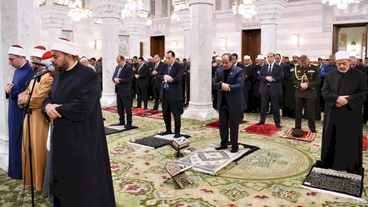 الرئيس يفتتح مسجد السيدة نفيسة بعد تطويره
