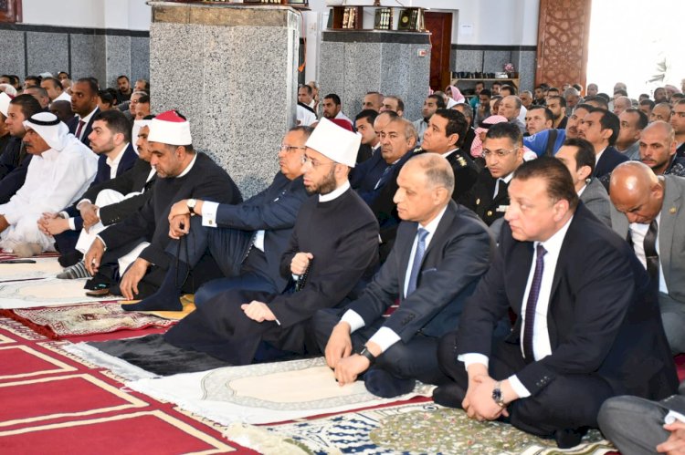 وزير الأوقاف ومحافظ جنوب سيناء يشهدان صلاة الجمعة بمسجد الصديق بنويبع