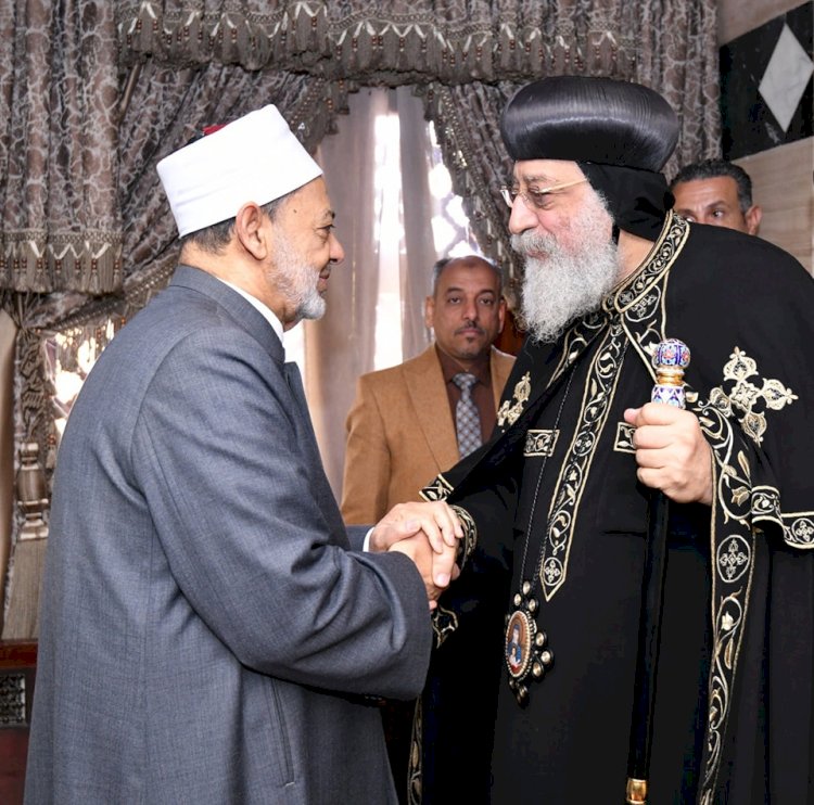 البابا تواضروس الثانى يزور مشيخة الأزهر لتهنئة الإمام الأكبر بعيد الفطر