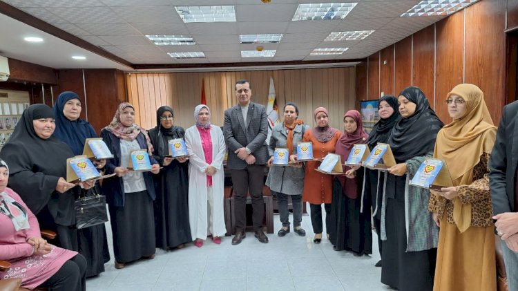 مدير تعليم سوهاج يكرم الأمهات المثاليات على مستوى الإدارات التعليمية