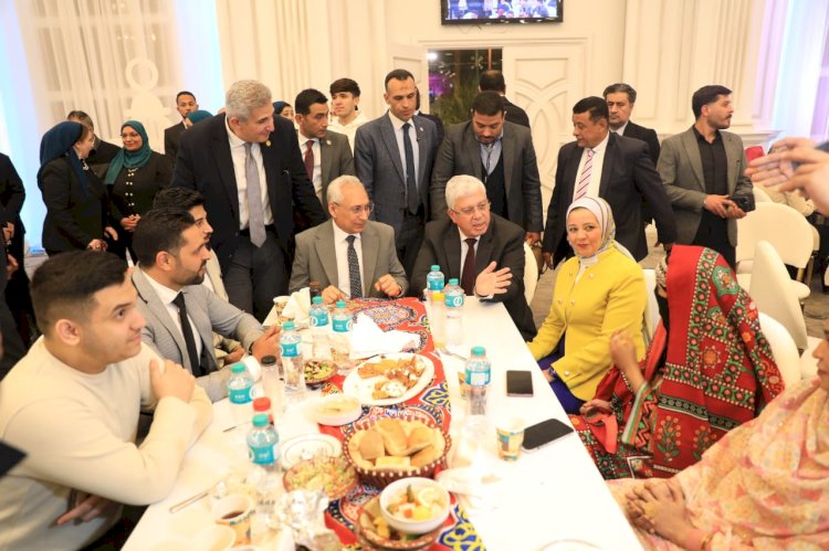 رئيس جامعة المنيا يشارك فى حفل الإفطار السنوي للطلاب الوافدين