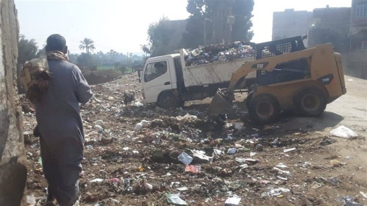 رفع 305 أطنان مخلفات وقمامة خلال حملات بالمنيا