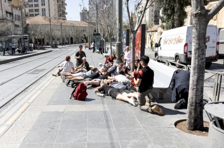 الحوثيون يدخلون ملايين الإسرائيليين في الملاجيء والإعلام الصهيوني يطالب بالرد