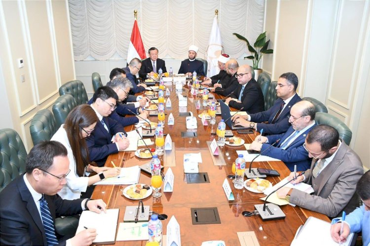 وزير الأوقاف يستقبل نائب مدير اللجنة الوطنية الصينية للشئون العرقية