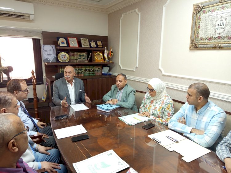 السكرتير العام يعقد اجتماعا باللجنة العليا للتصالح على مخالفات البناء