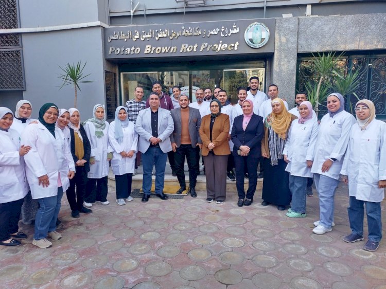 وزير الزراعة يتلقي تقريرا من بلابل حول ابرز أنشطة مكافحة العفن البني في البطاطس