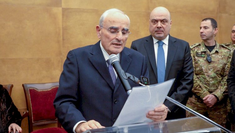 وزير الدفاع اللبناني للصحفيين: أطعموا الجيش ليطعمكم فما يحصل عليه غير كاف