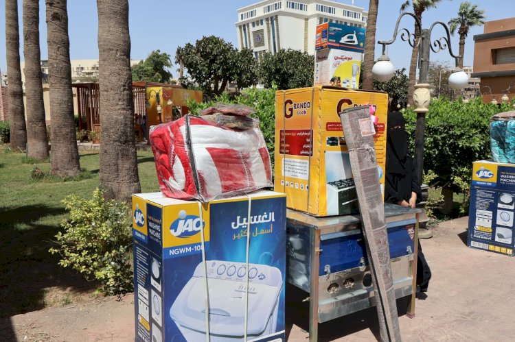 سراج يسلم 25 جهاز عروس للمقبلات على الزواج الأولى بالرعاية في عيد المحافظة