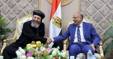 محافظ المنيا يهنئ الأخوة الأقباط بعيد القيامة المجيد