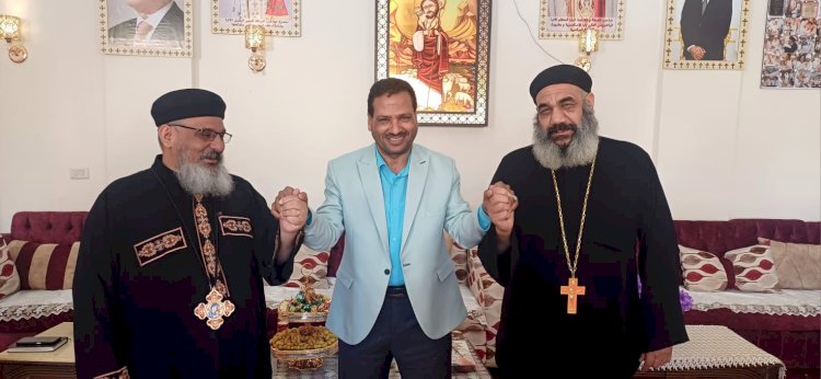 قاصد يزوركنيسة العذراء مريم والانبا انطونيوس بأبوشوشة  للتهنئة بعيد القيامة