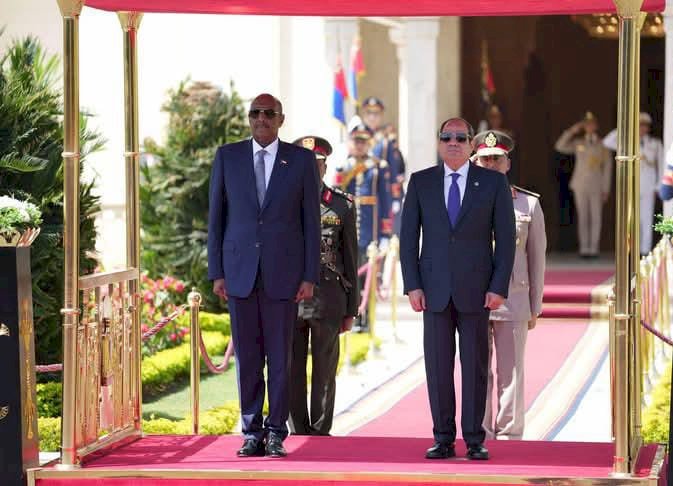 لقاء الرئيس السيسي بالبرهان يدعم التكامل الإفريقي ويؤكد الإيمان بوحدة المصير