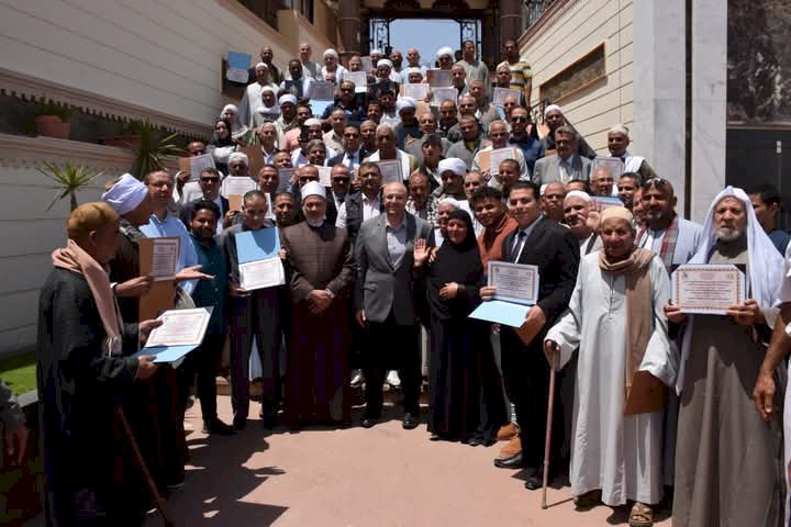 محافظ بني سويف يكرم المُتبرعين والمُساهمين في إنشاء وتطوير المساجد