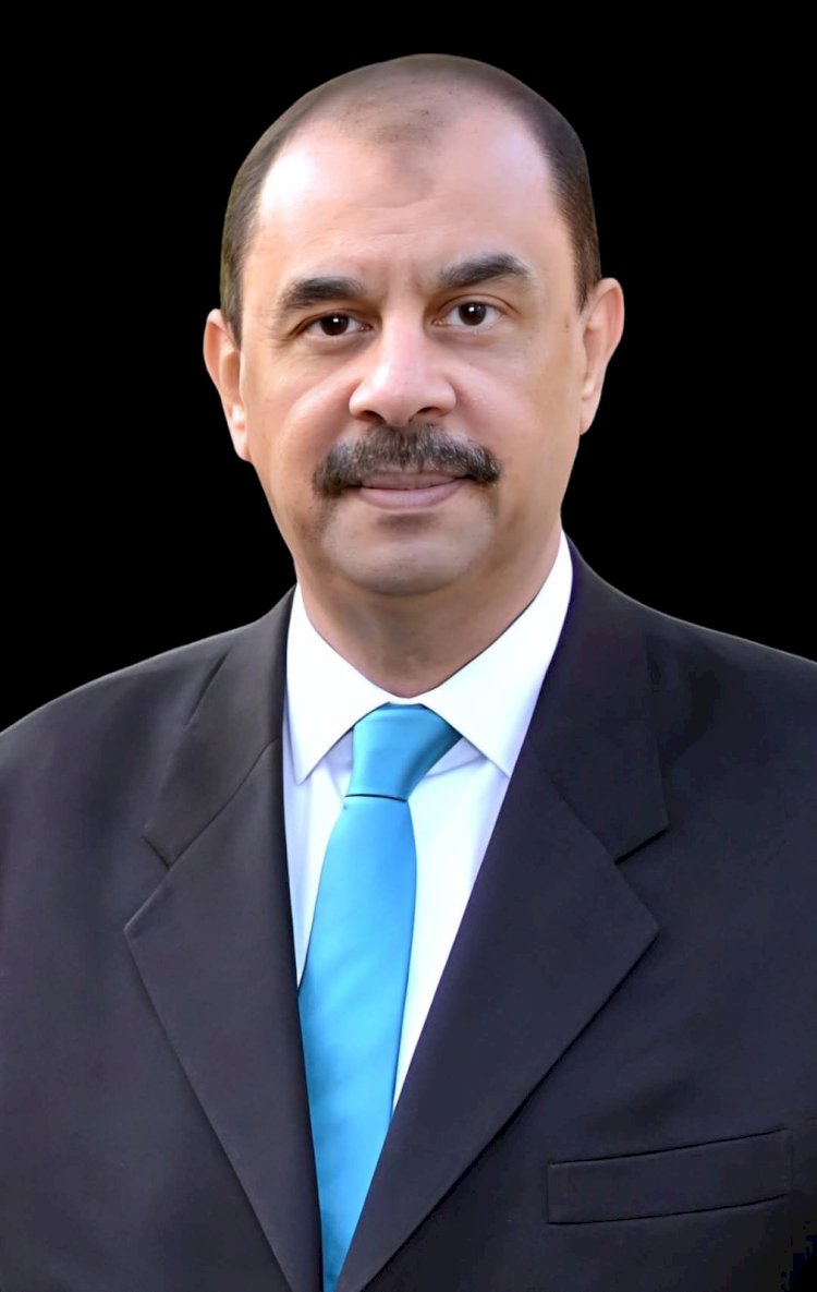 محافظ سوهاج يهنئ عمال مصر بمناسبة عيد العمال