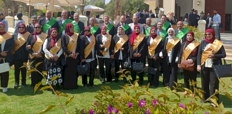 وزير الزراعة يستعرض جهود قطاع تنمية الثروة الحيوانية والداجنة الشهر الماضي