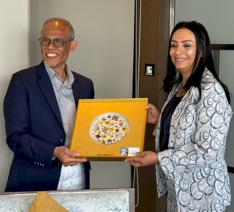 وزيرة التضامن تلتقي وزير الأسرة والتنمية الاجتماعية بسنغافورة