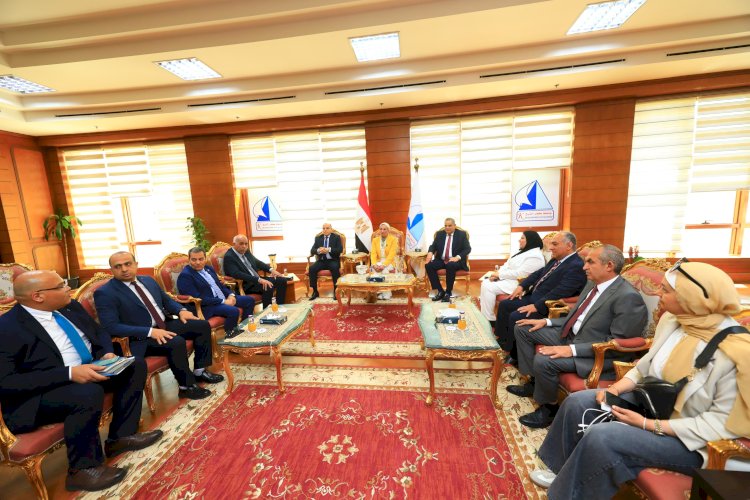 رئيس جامعة كفر الشيخ يستقبل وزيرة البيئة علي هامش إنعقاد مؤتمر الابتكار