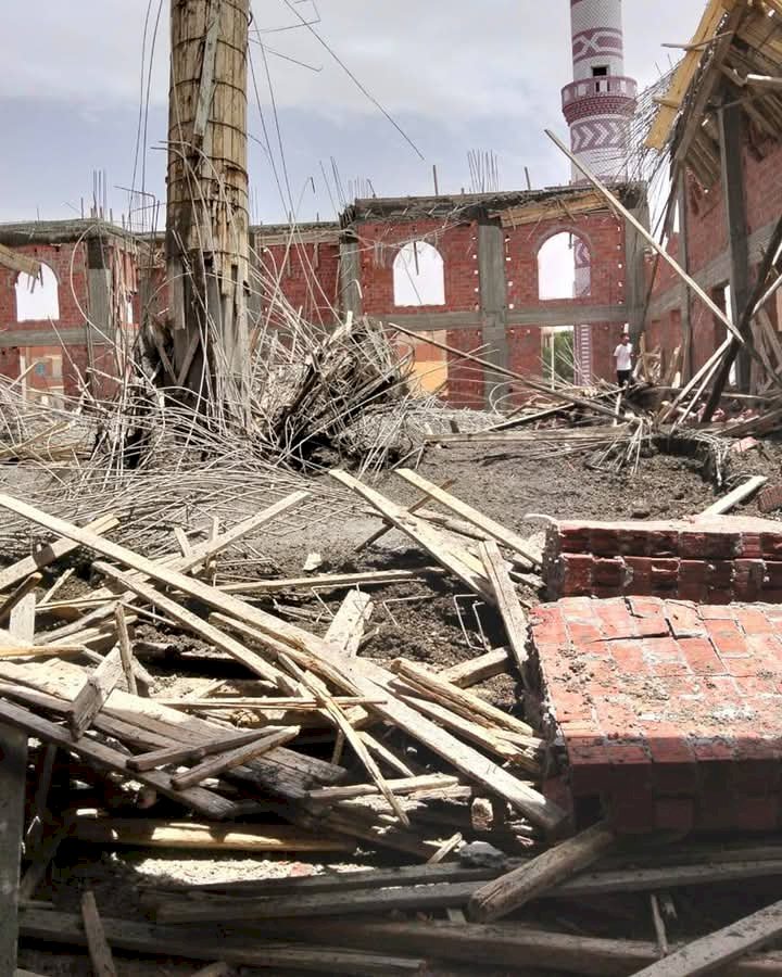 مصرع عامل وإصابة 4 آخرين في انهيار سقف مسجد تحت الإنشاء ببني سويف