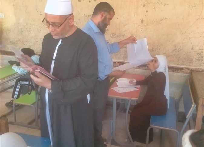 21 ألف طالب وطالبة يؤدون امتحانات الابتدائية والإعدادية الأزهرية بالمنيا
