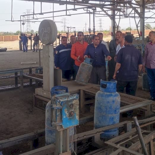 ضبط نقص في أوزان أسطوانات البوتاجاز المنزلية بأحد مصانع التعبئة بالمنيا