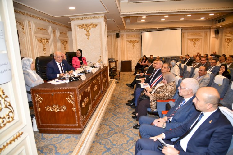 رئيس جامعة كفر الشيخ يناقش موازنة الجامعة بمجلس النواب