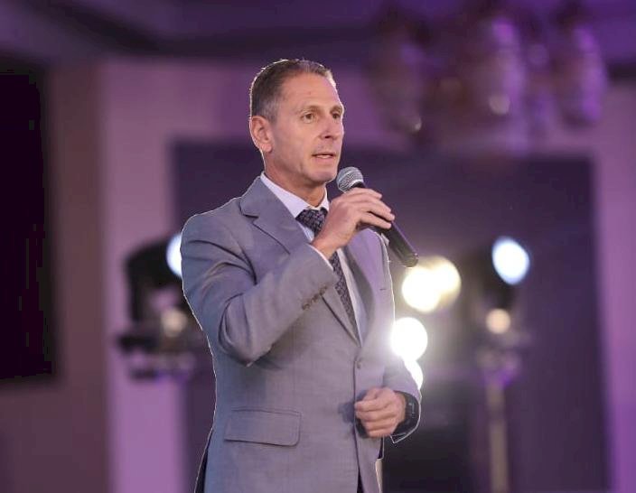 دكتور زالاتكو يستعرض منتجاً جديداً فى حفل  ماى لايف