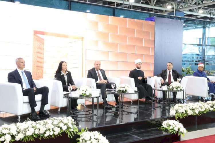 وزارة الأوقاف توزع كتابًا مبسطًا علي الحجاج يشرح مناسك الحج