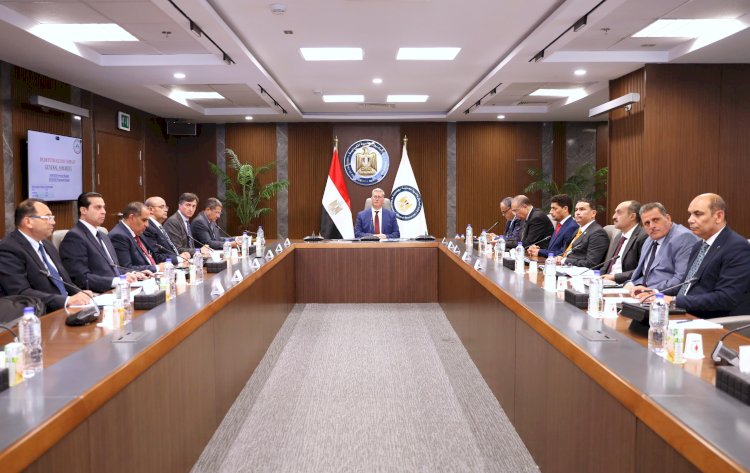 "بدوي" الدولة ملتزمة تجاه شركائها الاجانب في مجالات البترول