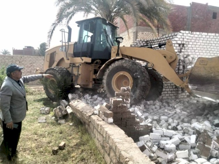 إزالة 209 حالات تعد ومخالفات بناء ضمن الموجة 26 بالمنيا
