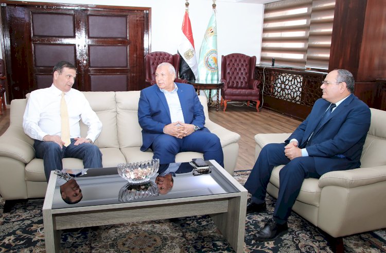 وزير الزراعة يبحث مع محافظ الوادي الجديد ملفات التعاون المشترك