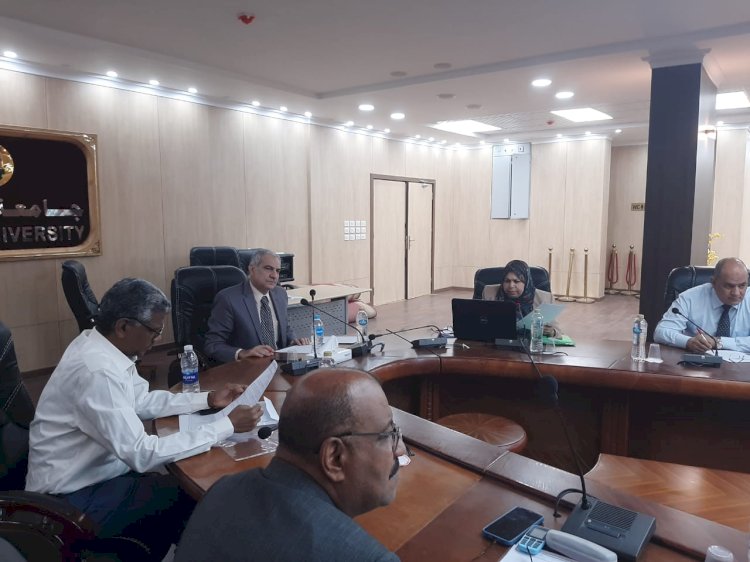 جامعة أسوان : مناقشة سرعة التصحيح لضمان مستقبل الطلاب لتادية الخدمة العسكرية