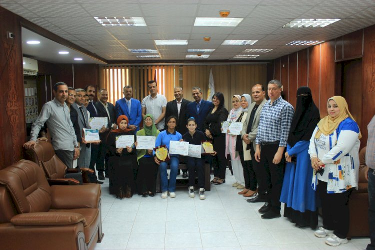 مدير تعليم سوهاج يكرم الفائزين فى المسابقات الوزارية للتربية الاجتماعية