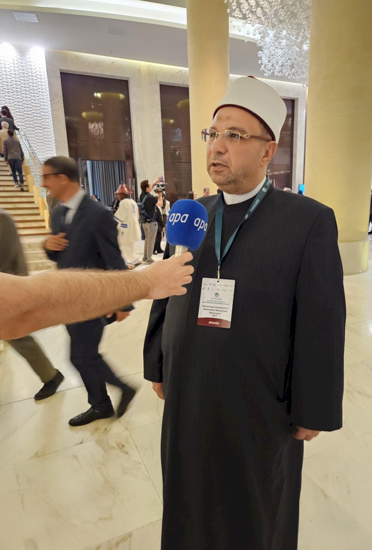 حوار البيومي مع وكالة أنباء أذربيجان حول تحليل ظاهرة الإسلاموفوبيا