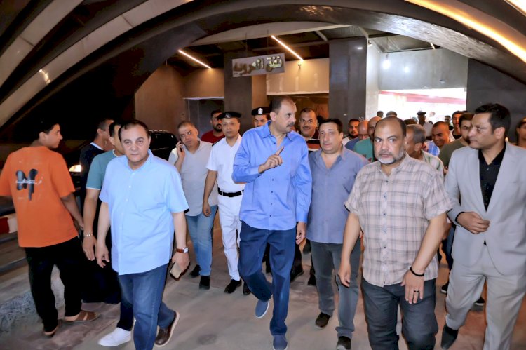 سراج يتفقد عدد من مشروعات التطوير والتجميل ويتابع الوضع العام بالشارع السوهاجي