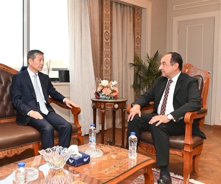 وزير قطاع الأعمال يستقبل السفير الصيني بالقاهرة لبحث تعزيز التعاون الاقتصادي والتجاري