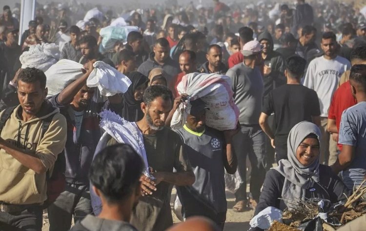 جيش الاحتلال يستهدف للمرة الثانية الفلسطينيين أمام مركز مساعدات رفح