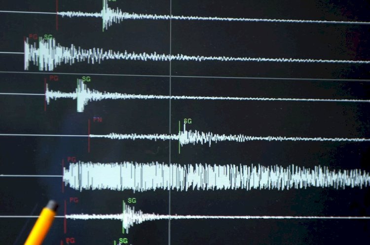عاجل :في أول تصريح رسمي: الزلزال قوته 6.2 ريختر ومصر خارج حزام الزلازل