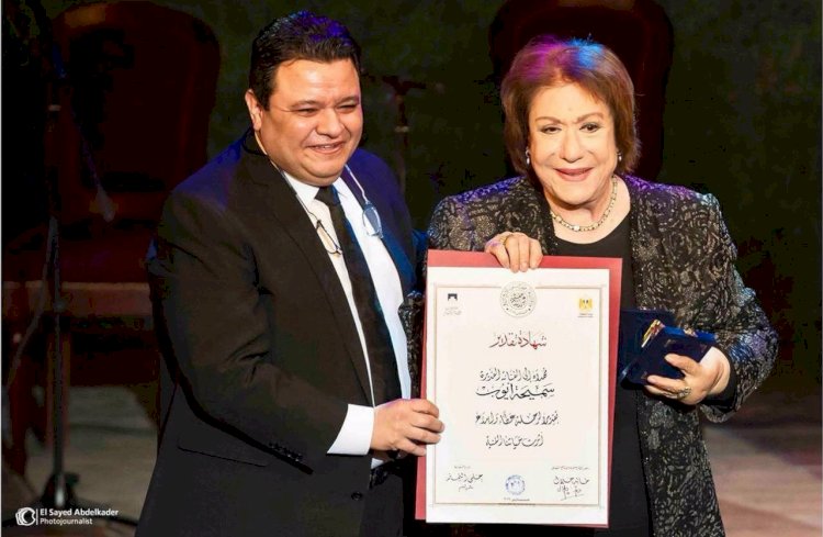 خالد جلال ناعيا الفنانة سميحة أيوب: اليوم تنكس رايات الإبداع ألما ووفاء