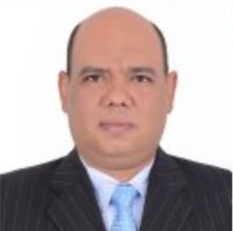 د.عرفات عبد الحميد الأستاذ بجامعة جنوب الوادي يفوز بجائزة "المحرر المتميز"