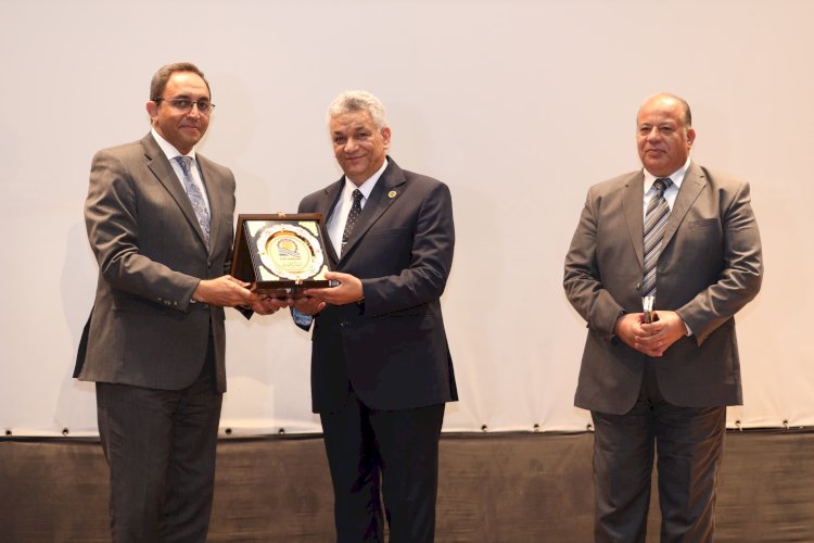 محافظ قنا يشهد ندوة توعوية ضمن مبادرة "معًا بالوعي نحميها" بقصر الثقافة