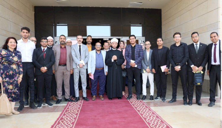 وزير الأوقاف يلتقي وفد اتحاد "بشبابها"