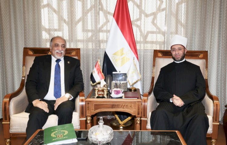 وزير الأوقاف يستقبل شيخ مشايخ الطرق الصوفية