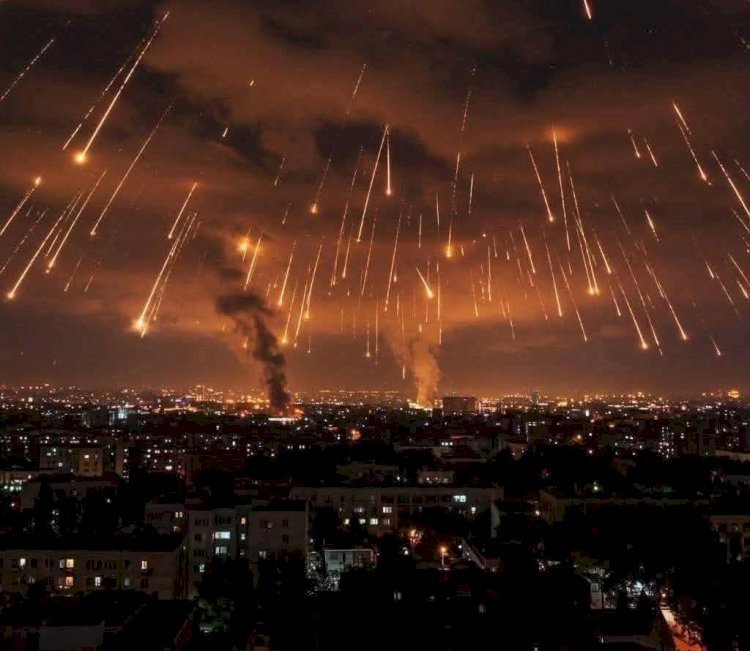 هجوم صاروخي إيراني جديد علي حيفا ومناطق مختلفة بجنوب إسرائيل