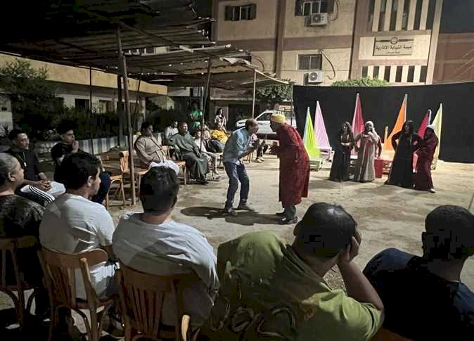 «طعم الخوف».. عرض مسرحي لفرقه بني مزار في المنيا