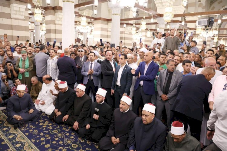 وزير الأوقاف يؤدي صلاة الجمعة بمسجد السيدة زينب بحضور عدد من قيادات الوزارة