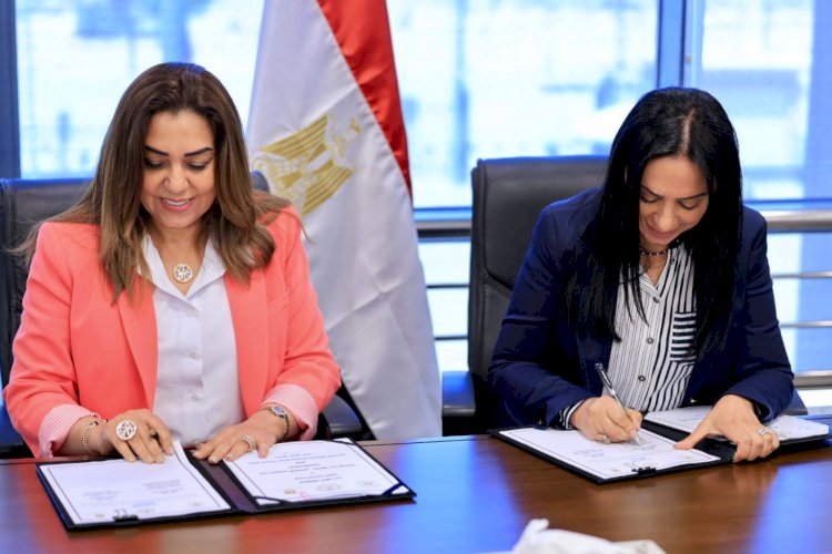 مايا وعوض توقعان بروتوكول أيادي مصر لتسويق المنتجات التراثية