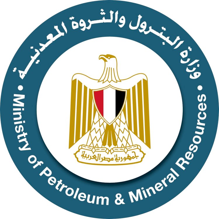 كسر خط الغاز الطبيعي بسبب اعمال حفر لشركة المياة باسوان