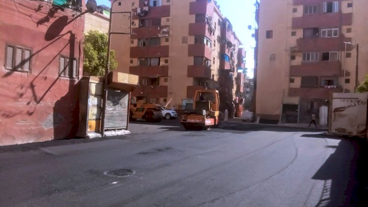 استكمال أعمال رصف وتطوير منطقة العمري بحي غرب