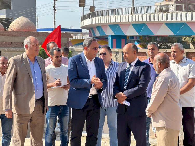 محافظ قنا يتابع أعمال تطوير حمام السباحة بالاستاد الرياضي